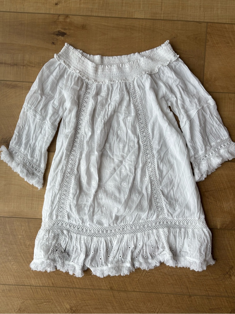 blue island White Boho Eyelet Crochet Trim Off-Shoulder Swim Coverup. Size Large - Picture 9 of 10